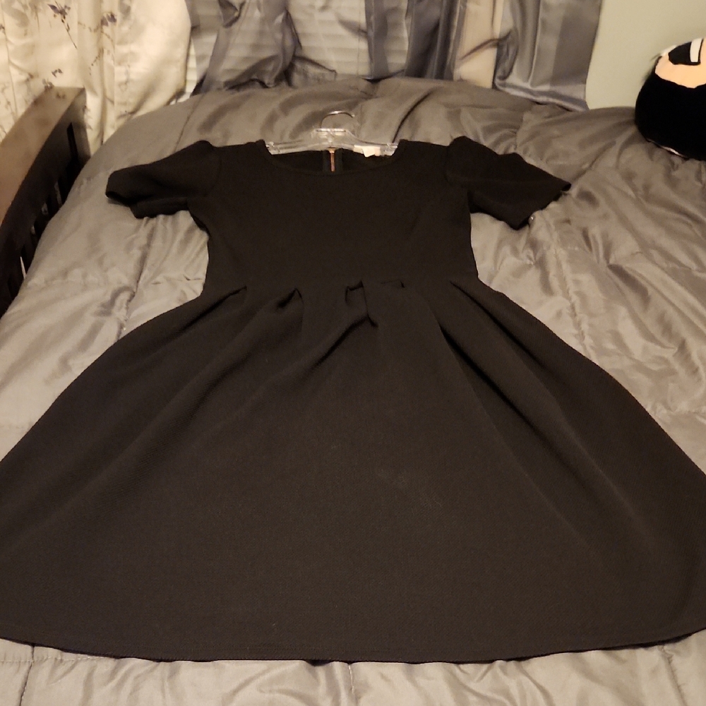 LuLaRoe Black Pleated A-Line Mini Dress with Puff Sleeves